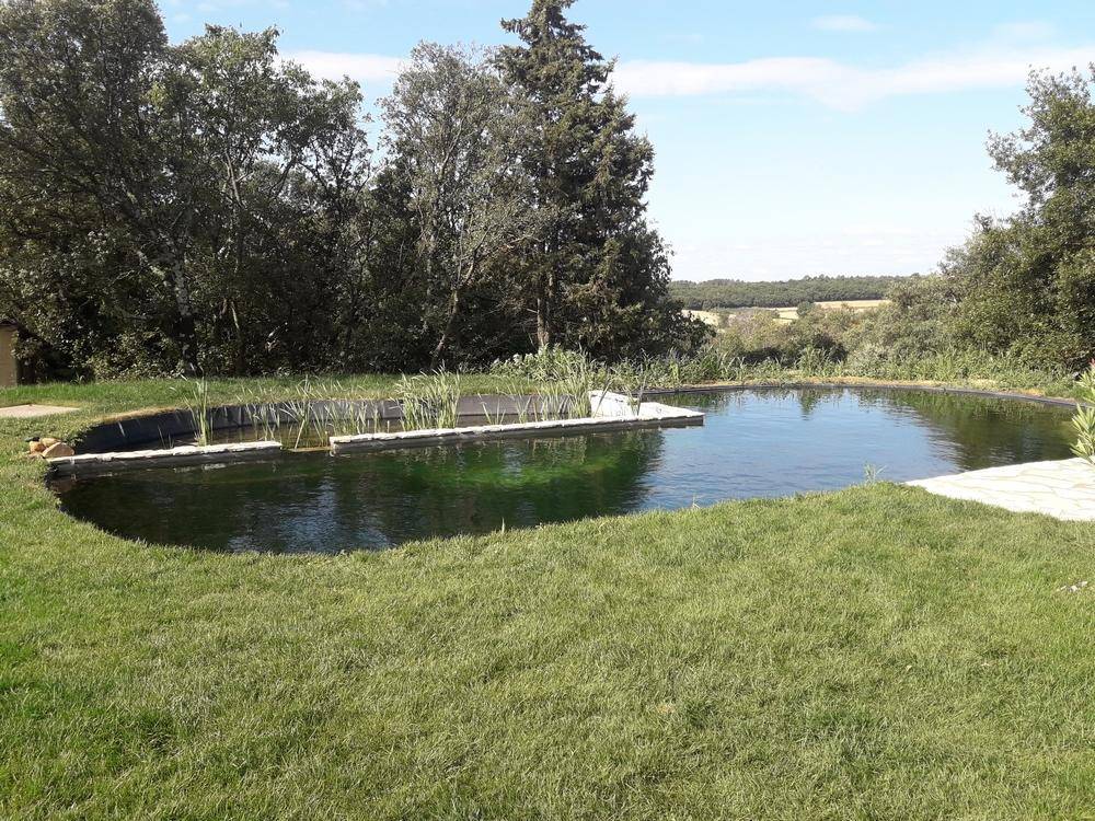 Bassin dans la plaine près d'Uzès - Piscine Naturelle du Bruel