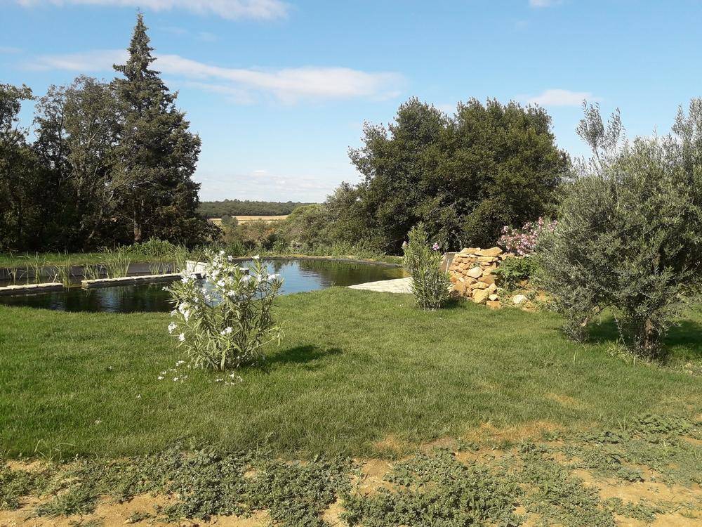 Bassin dans la plaine près d'Uzès - Piscine Naturelle du Bruel