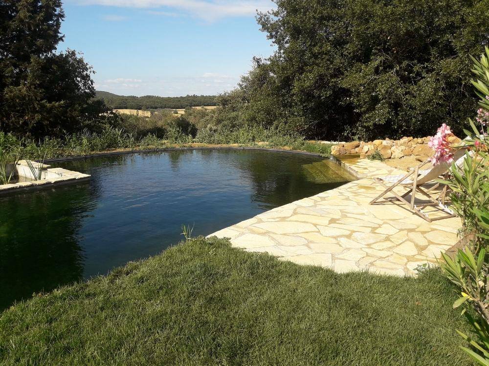Bassin dans la plaine près d'Uzès - Piscine Naturelle du Bruel