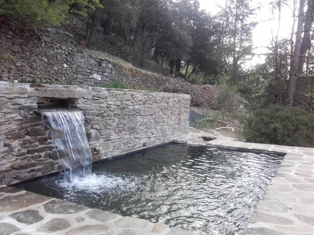 Piscine naturelle sur des faîsses - Piscine Naturelle du Bruel