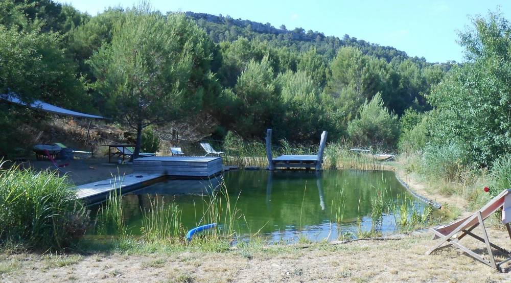 Piscine dans les collines - Piscine Naturelle du Bruel